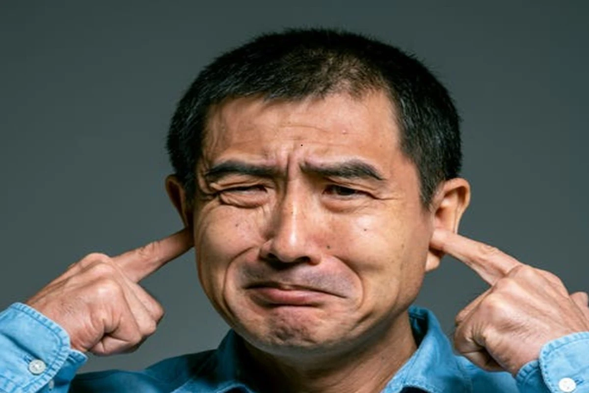 left-right-ear-ringing-meaning-spiritual-superstition