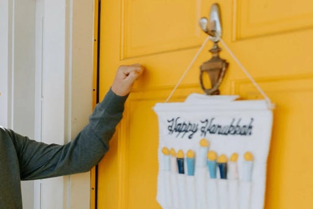 spiritual-biblical-meaning-of-hearing-knocking-dream-interpretation