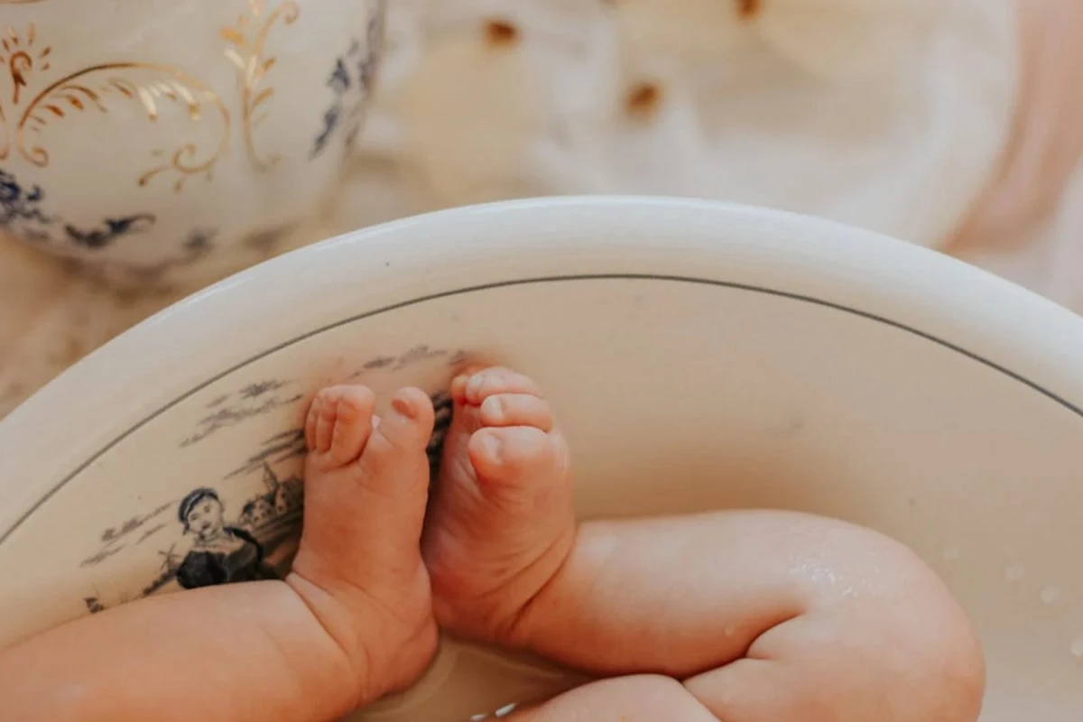 webbed-toes-fingers-spiritual-meaning-symbolism